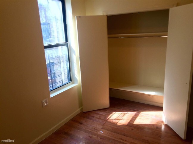 Building Photo - 3 br, 1 bath Apartment - 505 W 162nd St