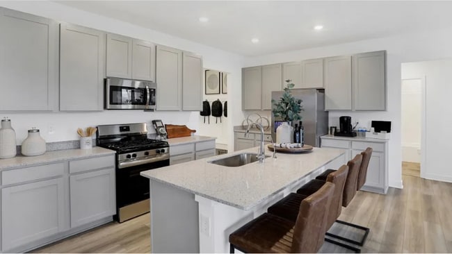 Foto del edificio - 3719 Pinnacle Dr