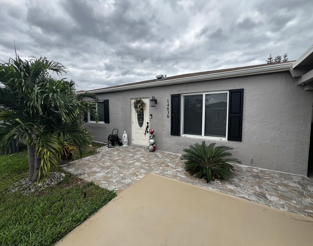 Foto principal - 14830 Wildflower Ln