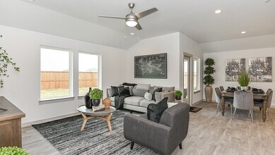 Building Photo - 7918 Murciana Dr
