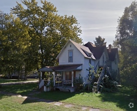 Building Photo - 205 5th St E