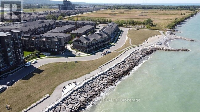 Photo du bâtiment - 27 Waterview Ln