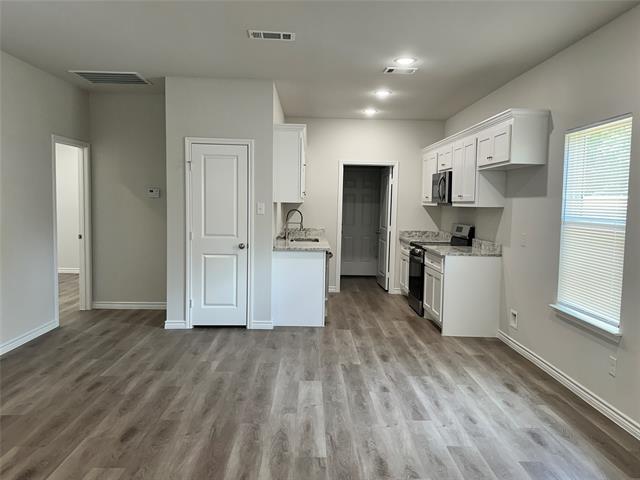 Building Photo - 102 Navajo Dr