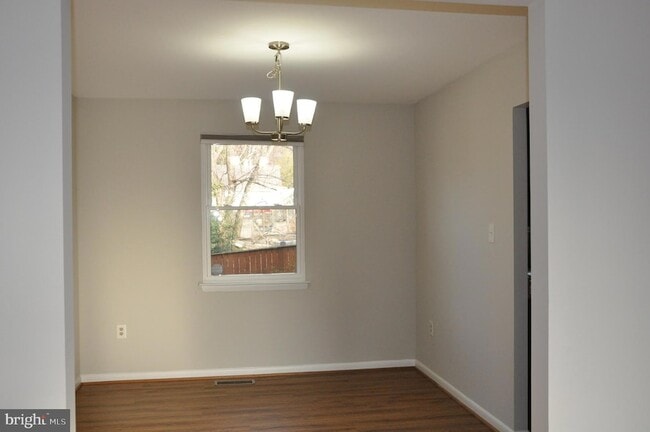 Building Photo - 9705 Glen Ave