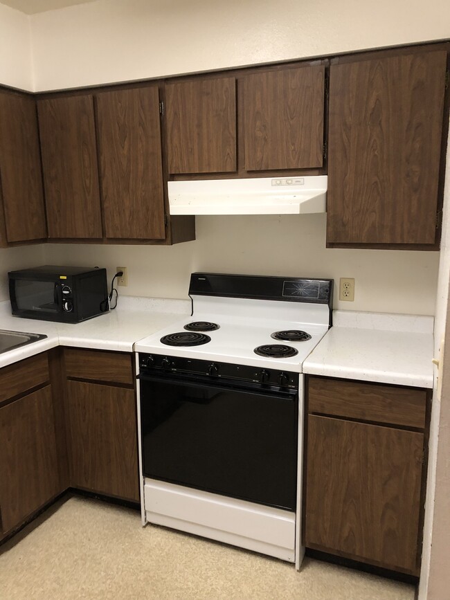 Kitchen - 107 S Hill Top Ave