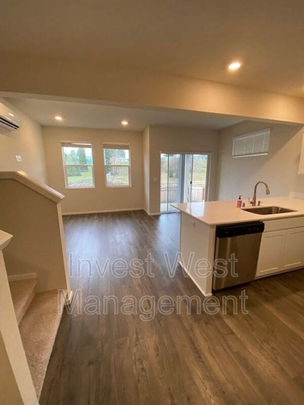 Foto del edificio - 6016 NE 64th Street