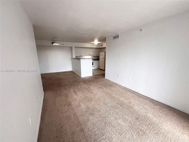 Building Photo - 13800 NE 3rd Ct