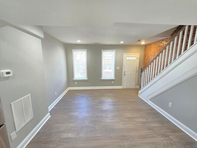 Foto del edificio - Beautiful 3 Bedroom 1 Bathroom East Baltimore Town Home