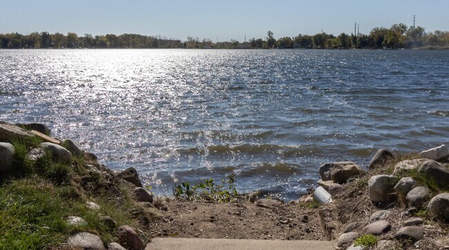 Foto del edificio - 23231 W Lakeshore Dr