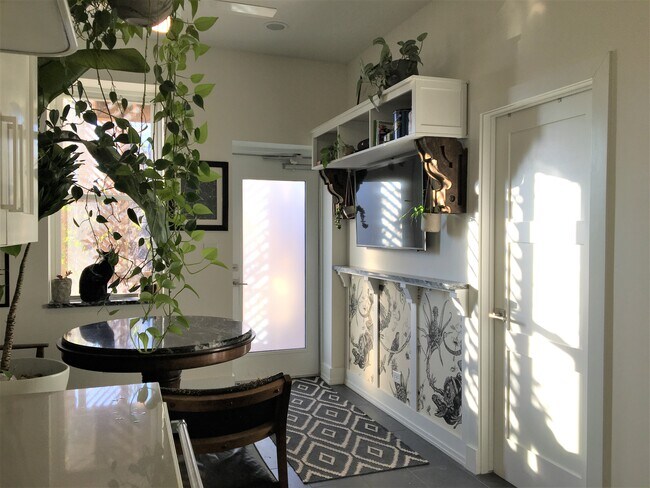 Foto del edificio - 3329 W Pierce Ave