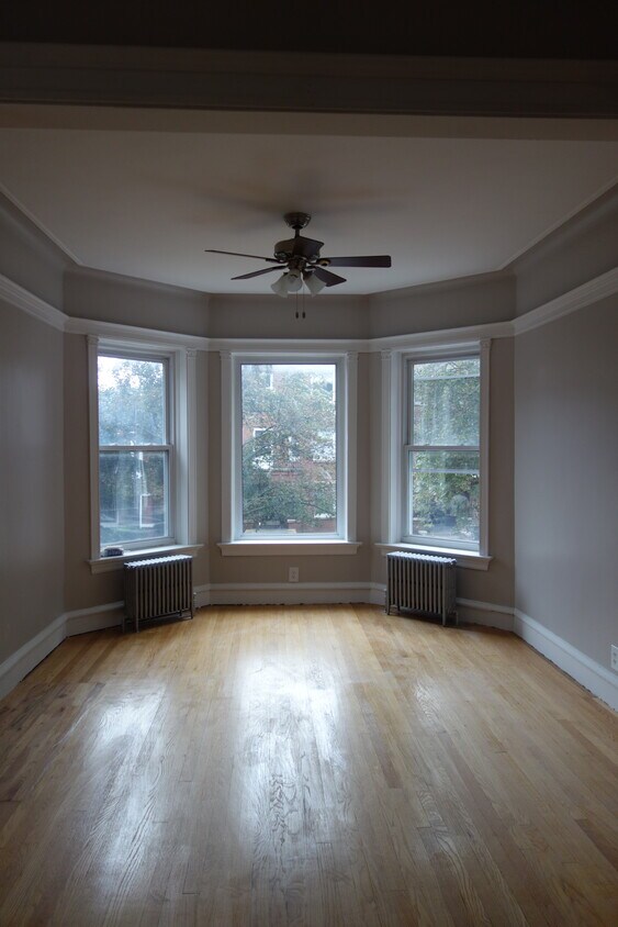 Primary Photo - 1412 W Olive Ave
