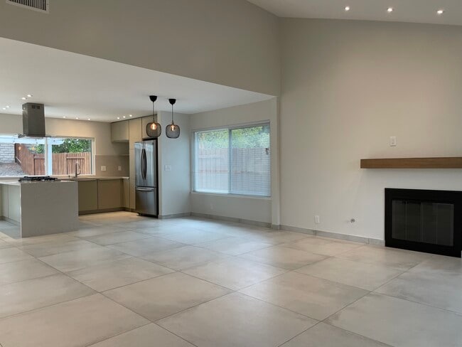 Building Photo - 2196 Greenpark Ct