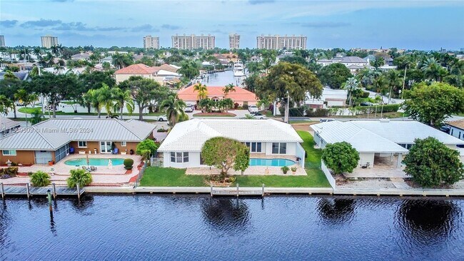 Foto del edificio - 5721 Bayview Dr
