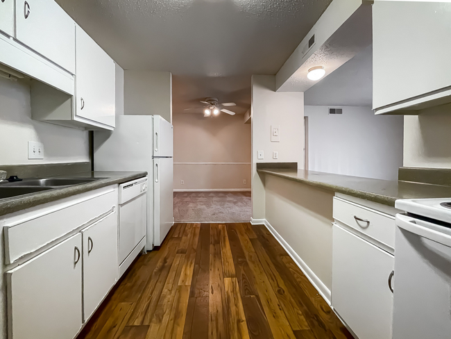 Kitchen Area | Peachtree Place Apartments For Rent in Columbia SC - Peachtree Place