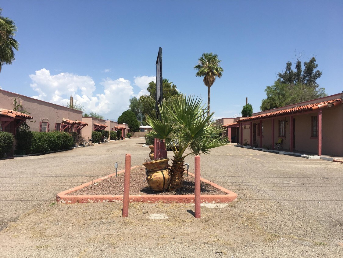 Foto principal - 1435 E Benson Hwy
