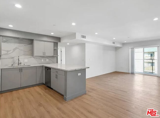 Foto del edificio - 5405 Hermitage Ave