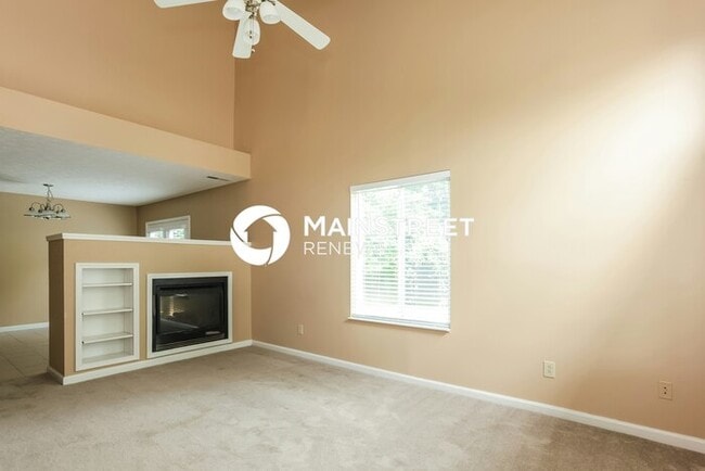 Photo - 3 Bedroom Pet-Friendly Home in Indianapolis, IN with Main Street Renewal