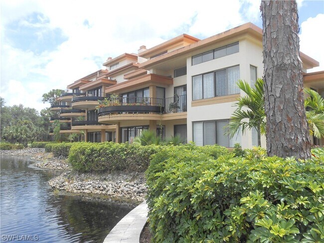 Foto del edificio - 6710 Pelican Bay Blvd