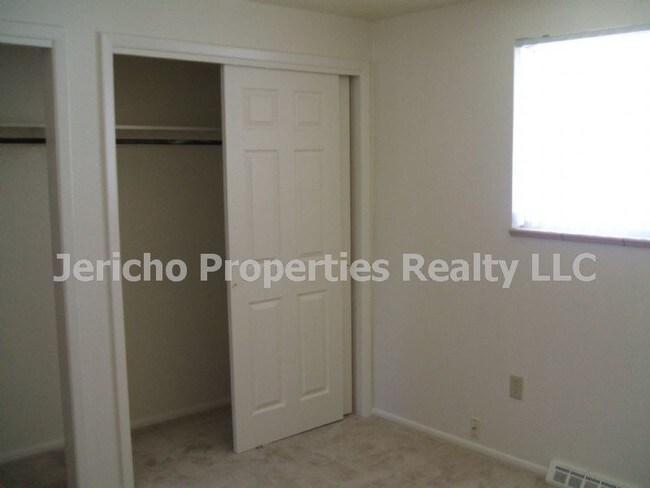 Foto del edificio - 1059 S Yarrow St