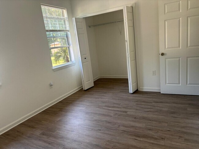 Foto del edificio - 4122 SW 15 Pl
