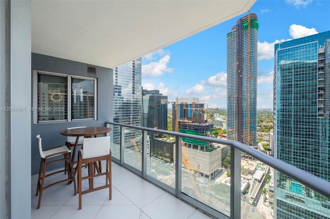 Building Photo - 1300 Brickell Bay Dr
