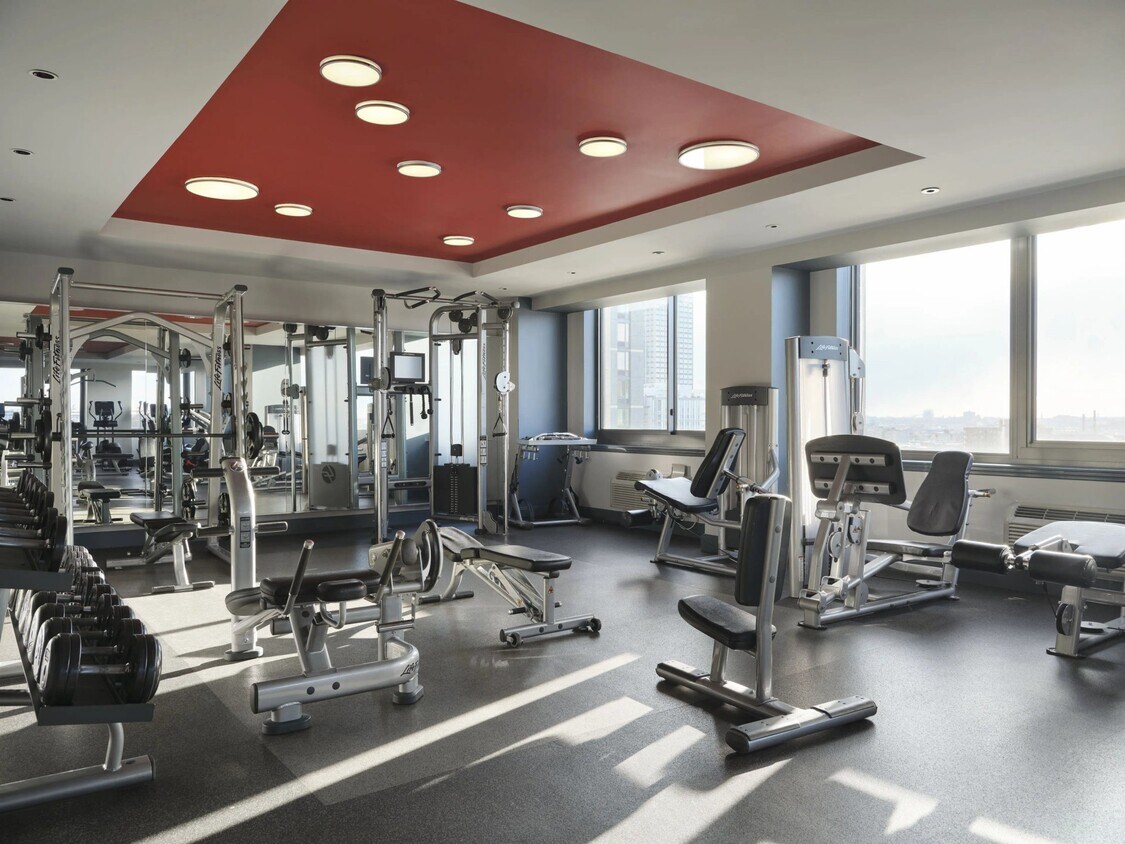 Foto del edificio - 425 Washington Blvd
