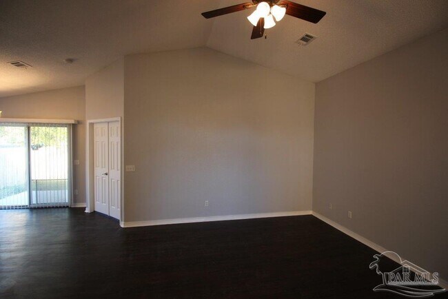 Foto del edificio - 4113 Spinnaker Pl