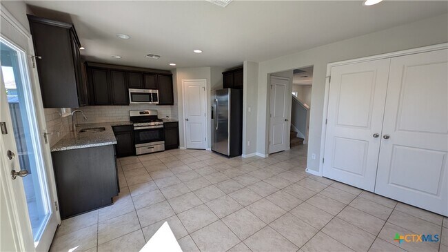 Foto del edificio - 141 Duck Crk Trl