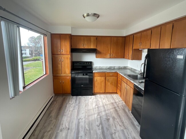 Foto del edificio - Moore (1371 SE 9th Ave & 1370 SE 10th ...