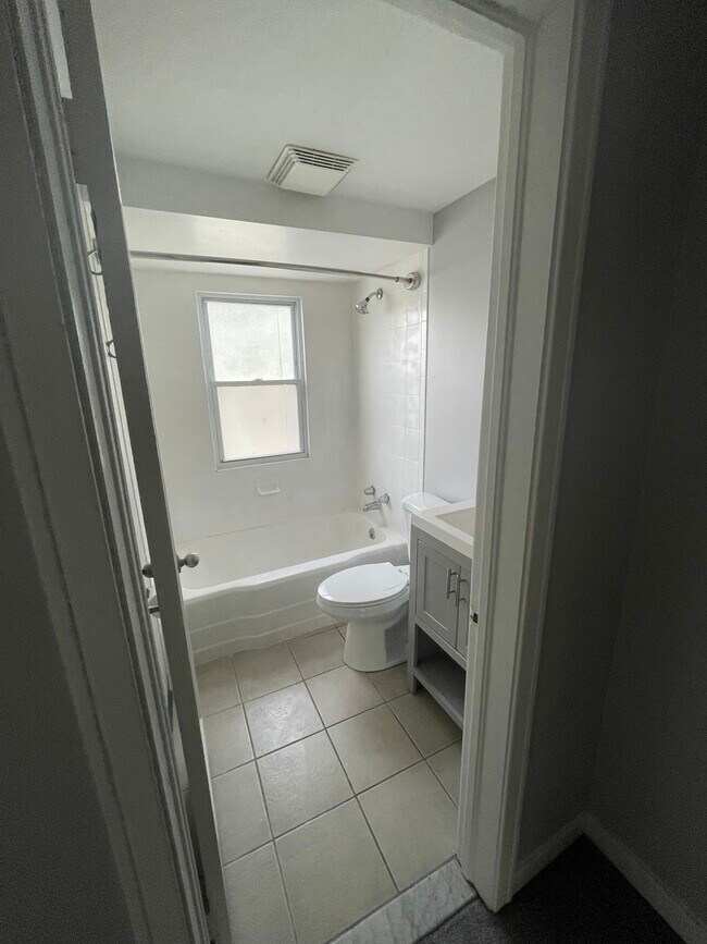 Upstairs Bath - 619 Starin Ave
