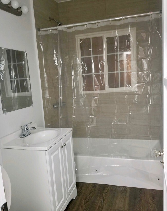 Baño completamente nuevo - 2013 2nd Ave
