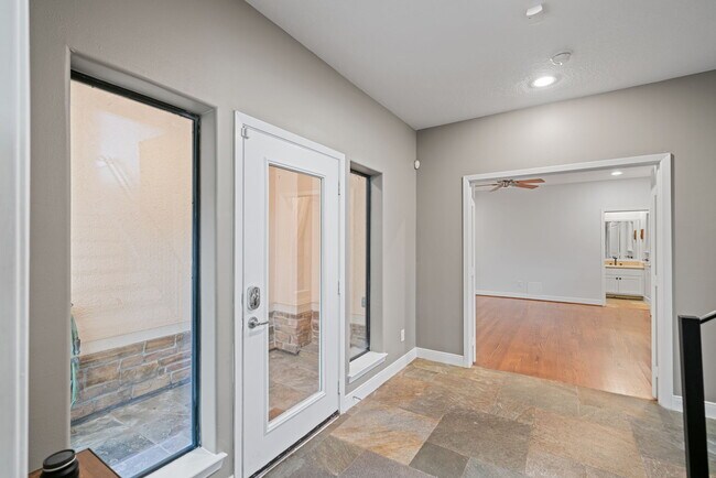 Foto del edificio - 2406 Dorrington St