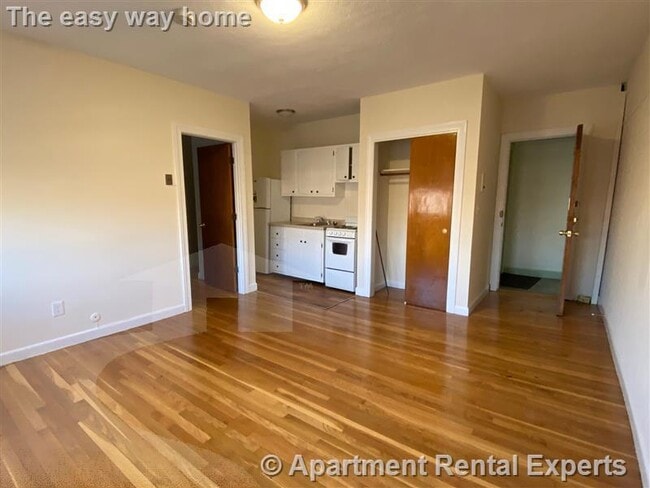 Foto del edificio - 172 N Beacon St