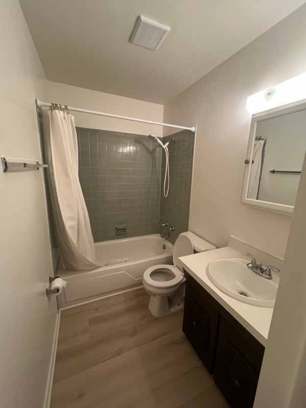 Building Photo - 425 Hebner St