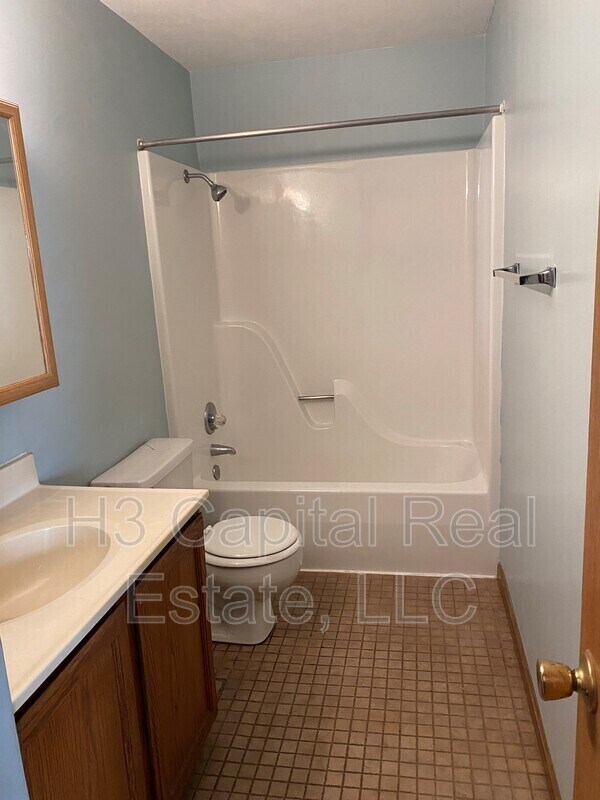 Building Photo - 525 Wood Thrush St