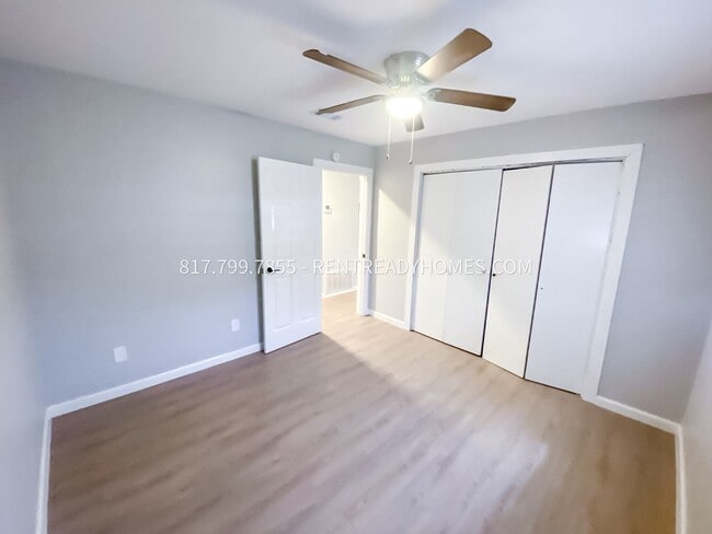 Building Photo - 321 Frontier Dr