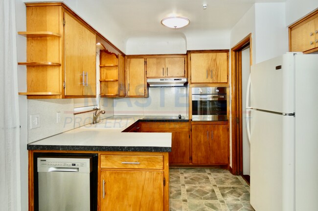 Foto del edificio - Spacious 3 Bedroom + Office Home in Maumee with New Appliances & Finished Basement