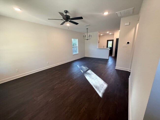 Foto del edificio - 616 Oak St