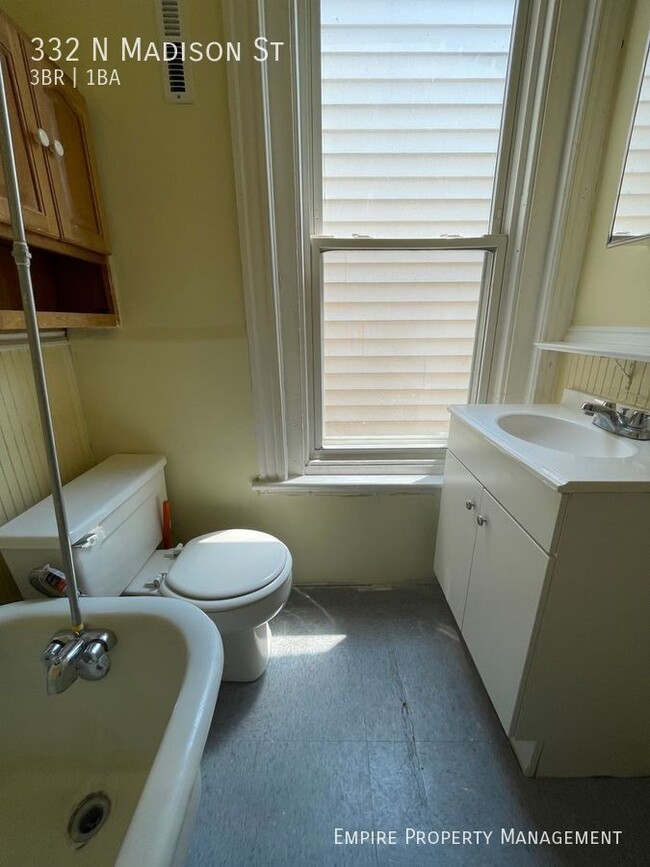 Building Photo - 3-Bedroom/1-Bathroom Home in Allentown!!