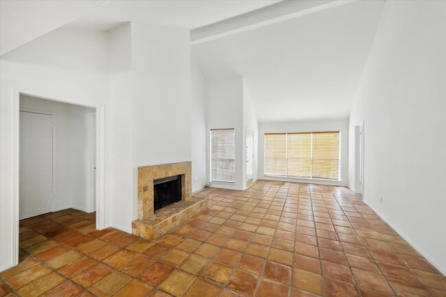 Foto del edificio - 2100 Tanglewilde St