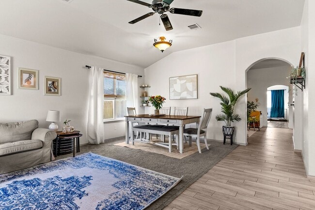 Foto del edificio - 5402 Birmingham Cir