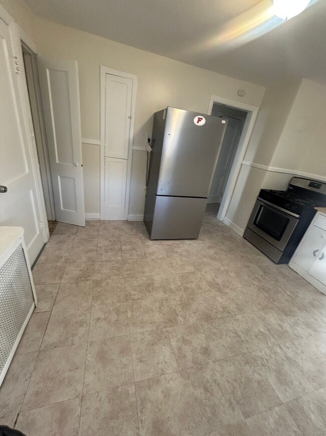 Foto del edificio - 770 Brewster St