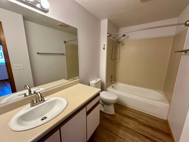 Foto del edificio - 4244 Wintergreen Cir