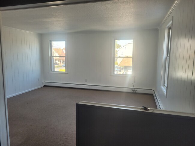 Living room - 328 E Main St