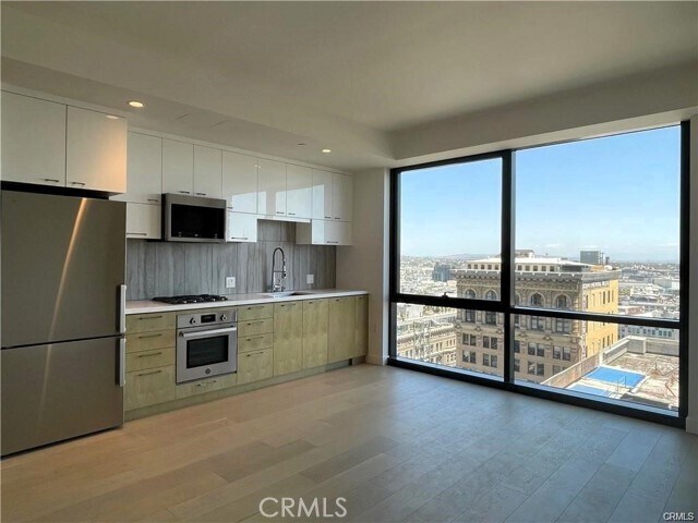Foto del edificio - 400 S Broadway
