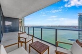 Foto principal - 650 NE 32nd St
