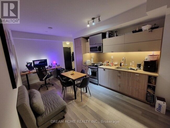 Photo du bâtiment - 290 Adelaide St W