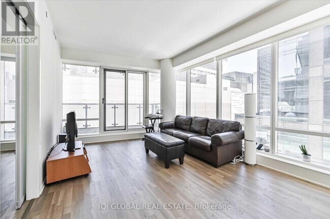 Building Photo - 1 Bloor St E