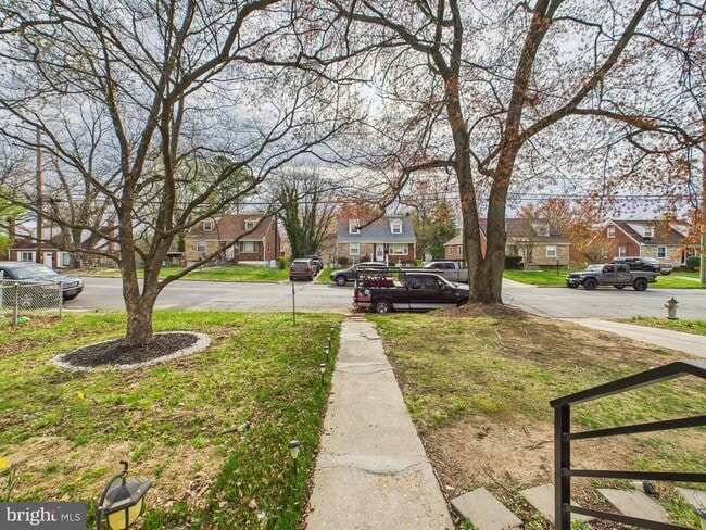 Foto del edificio - 913 Brooke Rd