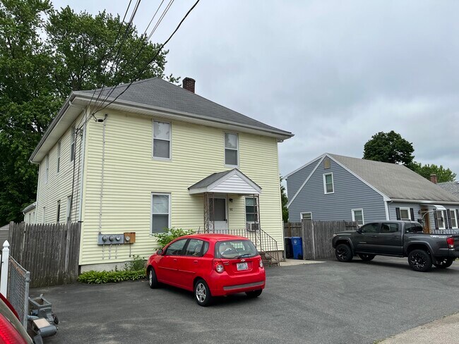 Building Photo - 90 Woodbury St